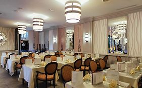 Hotel Riu Palace Paradise Island Creek Village Exterior photo